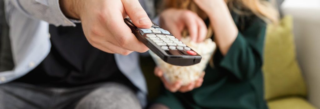 O Papel do HbbTV na Evolução do IPTV: O Que É e Como Funciona O Papel do HbbTV na Evolução do IPTV: O Que É e Como Funciona