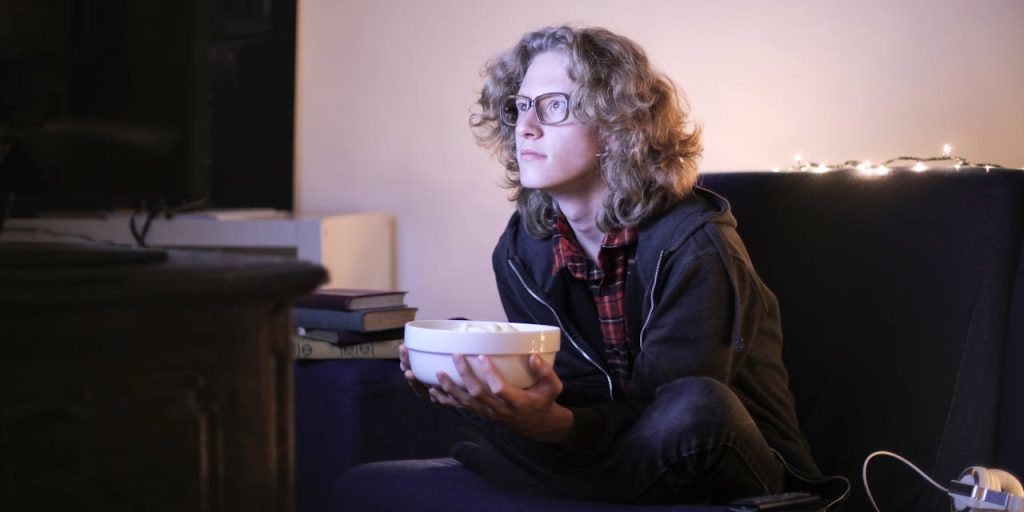 Como identificar serviços de IPTV ilegais: guia completo com sinais de alerta, critérios de verificação, riscos legais e dicas para escolher plataformas confiáveis
